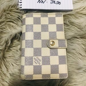 Authentic louis vuitton kisslock azur